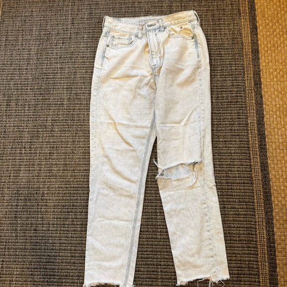 American Eagle Outfitters Light Blue Mom Jeans - Picture 1 of 5